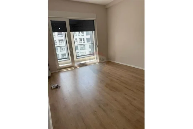 Tirane, shitet apartament 2+1 Kati 8, 92 m² 190.000 € (21 Dhjetori)
