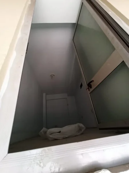 Tirane, jepet me qera ambjent biznesi , 99 m² 1.000 € (Rruga e Durrsit)