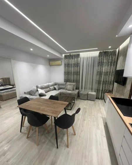 Tirane, jepet me qera apartament 1+1+Ballkon Kati 1, 55 m² 650 € (Zogu i Zi prane Tirana Bank)