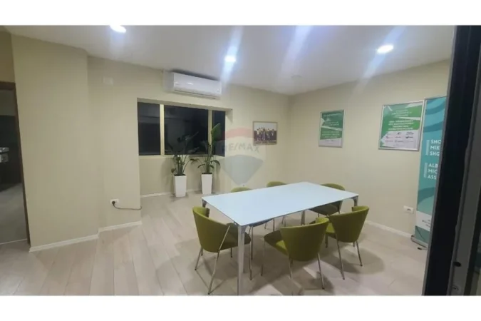 shitet , 92 m² 275.000 € (Apartament per shitje ne Bllok!)