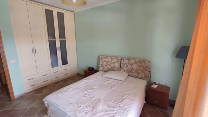Tirane, jepet me qera apartament 1+1+Ballkon , 80 m² 640 € (RRUGA E KAVAJES)