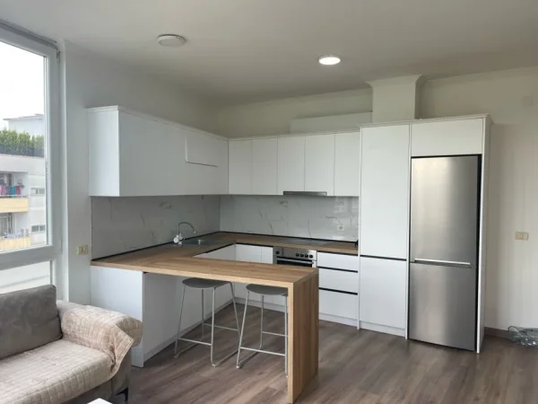 Tirane, jepet me qera apartament 2+1 Kati 6, 90 m² 450 € (astir)