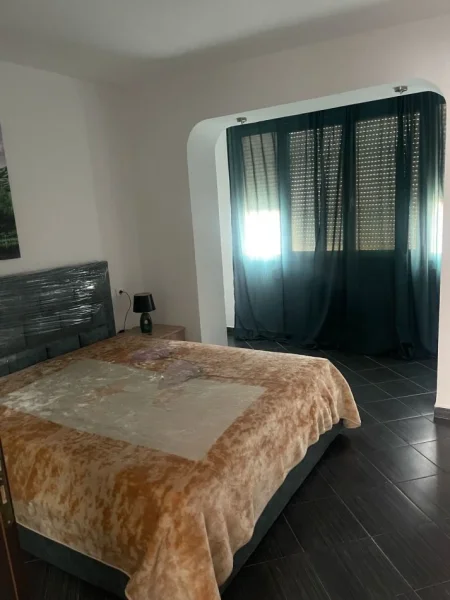 Tirane, jepet me qera 2+1 Kati 3, 80 m² 450.000 € (Mine Peza, prane Komisariatit nr.3)