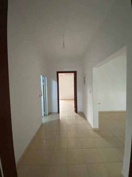 Tirane, jepet me qera apartament 3+1+Aneks+Ballkon Kati 2, 150 m² 250 € (Rr. Prushit, Vaqarr, Tirane)