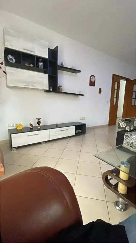 Tirane, jepet me qera apartament 1+1+Aneks+Ballkon Kati 2, 75 m² 360€ (Violeta Manushi)