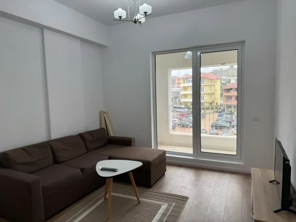 Tirane, jepet me qera apartament 1+1+Ballkon Kati 5, 61 m² 450 € (Ali Demi)