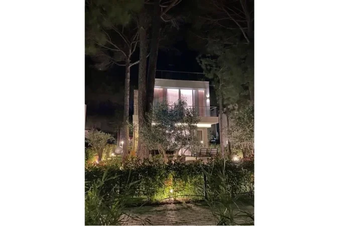 Durres, shitet Vile 3+1 Kati 2, 280 m² 870.000 € (Gjiri i Lalzit)