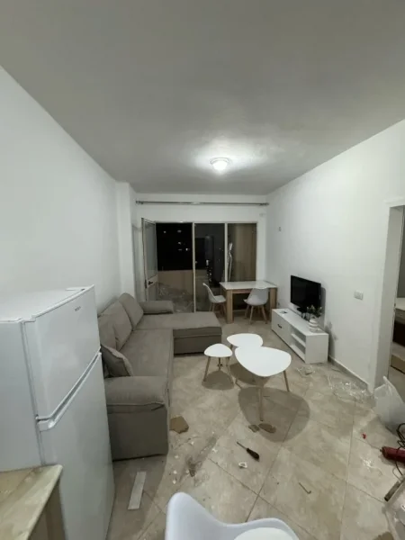 Tirane, jepet me qera apartament 1+1+Aneks+Ballkon Kati 3, 70 m² 380 € (astir)