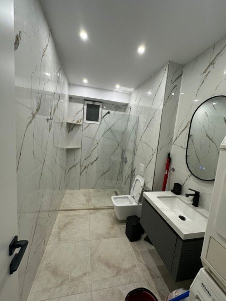 Tirane, jepet me qera apartament 1+1+Aneks+Ballkon Kati 1, 55 m² 650 € (zogu i zi)