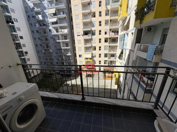 Vlore, shitet apartament 1+1+Ballkon Kati 6, 52 m² 82.000 € (Rruga Çajupi)
