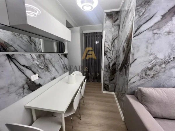 Tirane, shiten 2 apartamente 1+1 , 120 m² 250.000 € (TREGU ELEKTRIK)