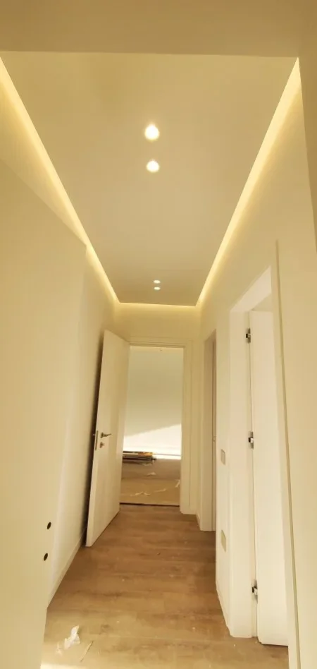 Tirane, Ofrojme punime dekorative dhe lyerje