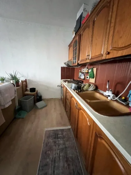 Tirane, shitet apartament 1+1+Ballkon Kati 5, 74 m² 74.000 € (Rruga Stefe Curani)