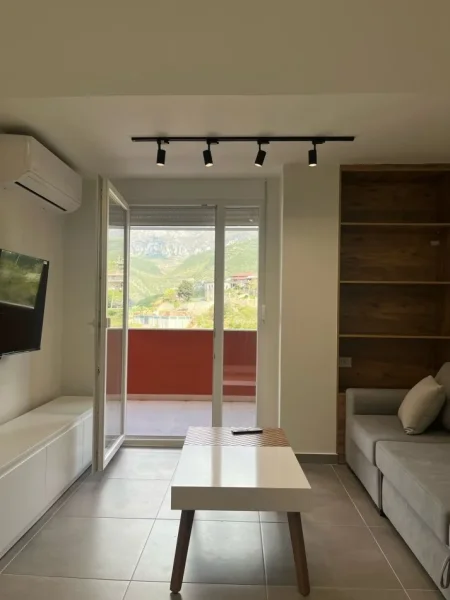 Tirane, jepet me qera apartament 1+1+Ballkon Kati 5, 60 m² 400 € (Baftiar Lici)