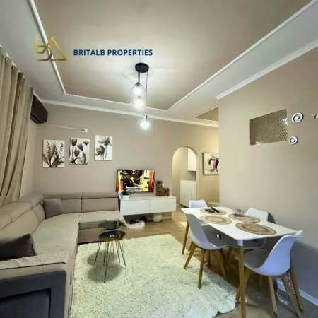 Tirane, shitet apartament 3+1+Ballkon Kati 3, 