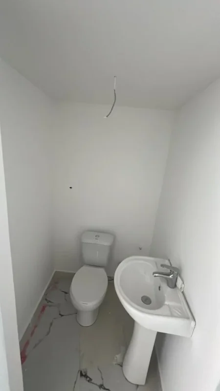 Tirane, jepet me qera ambjent biznesi Kati 0, 60 m² 1.500 € (Rruga Mine Peza)