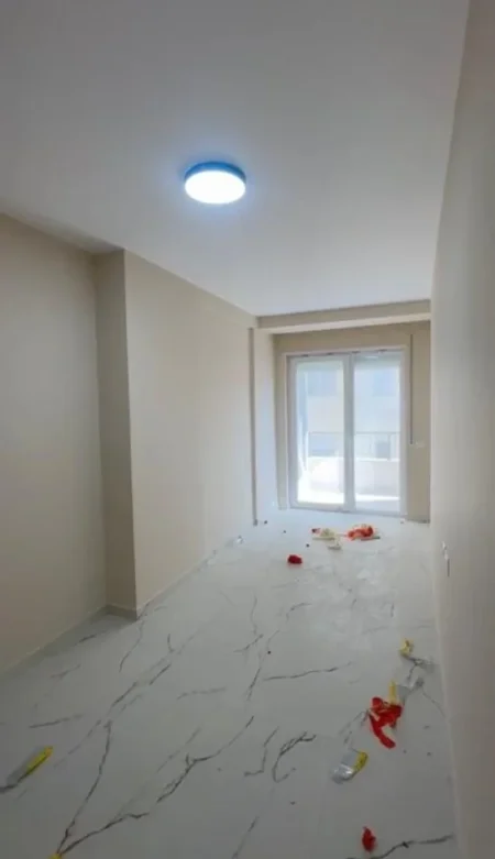 Tirane, jepet me qera ambjent biznesi Kati 4, 105 m² 1.000 € (Rruga Mine Peza)