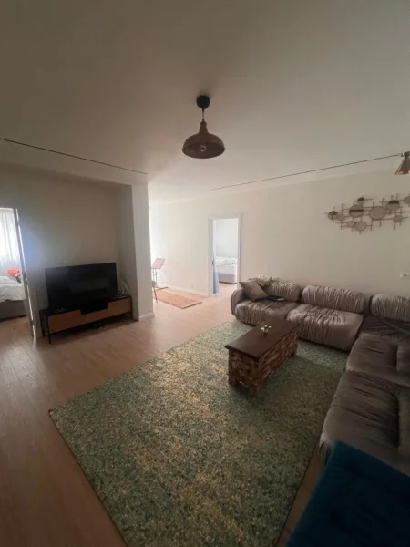 Tirane, jepet me qera apartament 2+1 Kati 5, 110 m² 950 € (Qender)