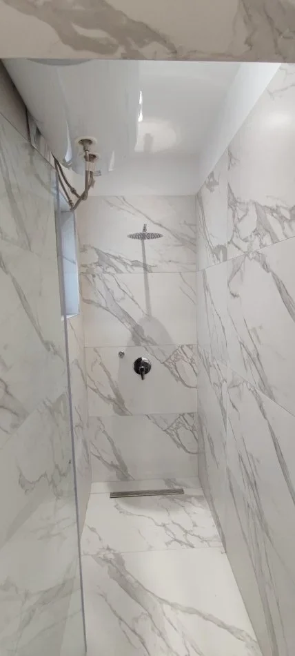 Tirane, jepet me qera ambjent biznesi Kati 1, 200 m² 2.000 € (Parku Olimpik)