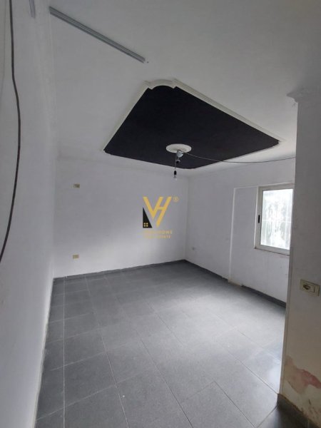 Tirane, jepet me qera dyqan Kati 0, 73 m² 700 € (UNAZA E RE)