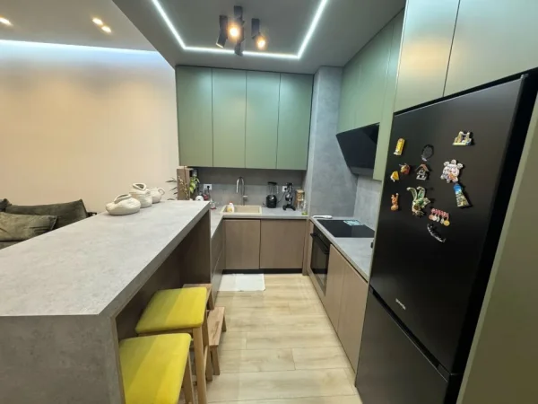 Tirane, shes apartament 2+1+parkim Kati 6, 80 m² 168.000 € (Ali Demi kompleksi Mangalem)