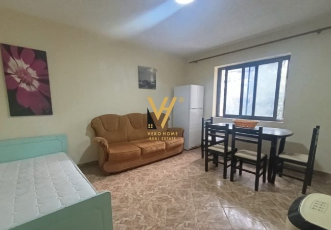 Tirane, jepet me qera apartament 2+1+Ballkon Kati 3, 85 m² 450 € (RRUGA ARKITEKT SINANI)