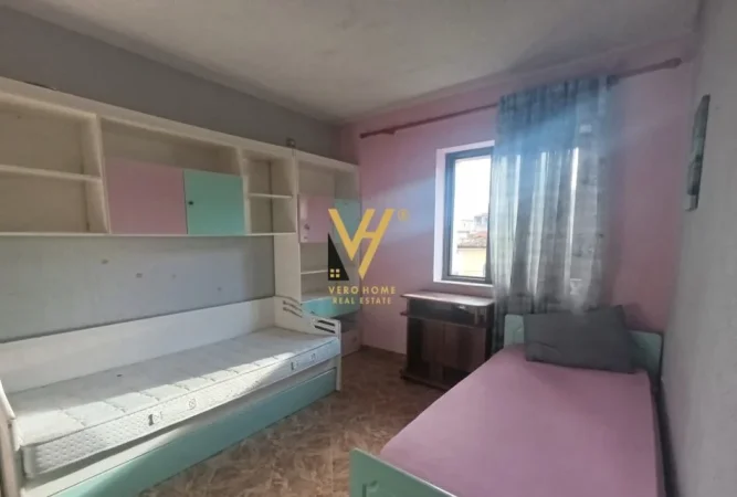 Tirane, jepet me qera apartament 2+1+Ballkon Kati 3, 85 m² 450 € (RRUGA ARKITEKT SINANI)