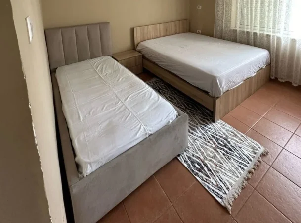 Tirane, jepet me qera apartament 2+1 Kati 5, 60 m² 500 € (Rruga Ferit Xhajko)