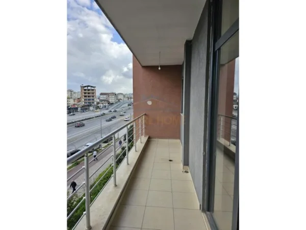 Shitet, Apartament 2+1, Unaza e Re, Tiranë.