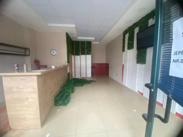 Shitet, Ambient Biznesi, Brryli, Tirane.