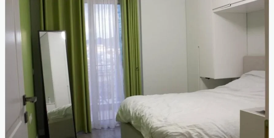 Tirane, jepet me qera apartament 1+1+Ballkon Kati 4, 60 m² 500 € (ASTIR)