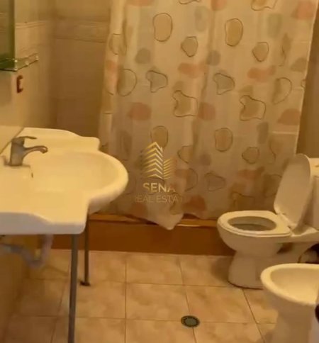 Tirane, jepet me qera Vile 2+1+Ballkon Kati 2, 100 m² 400 € (Rruga Selaudin Zorba)