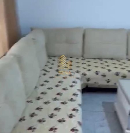 Tirane, jepet me qera Vile 2+1+Ballkon Kati 2, 100 m² 400 € (Rruga Selaudin Zorba)