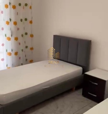 Tirane, jepet me qera Vile 2+1+Ballkon Kati 2, 100 m² 400 € (Rruga Selaudin Zorba)