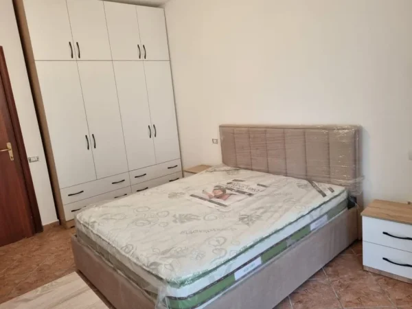 Tirane, jepet me qera apartament 2+1 Kati 5, 100 m² 480 € (ASTIR)