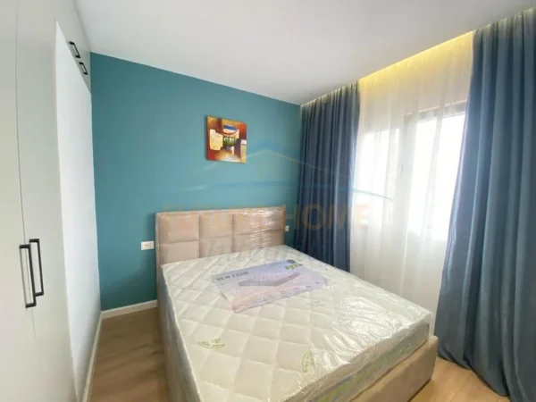 Shitet, Apartament 1+1, 21 Dhjetori, Tiranë.