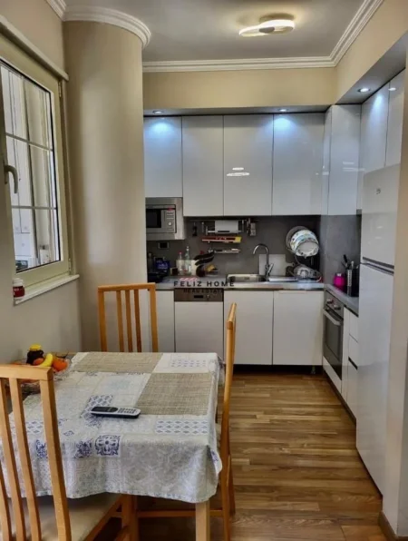 Tirane, jepet me qera apartament 2+1 Kati 5, 100 m² 700 € (DON BOSKO)