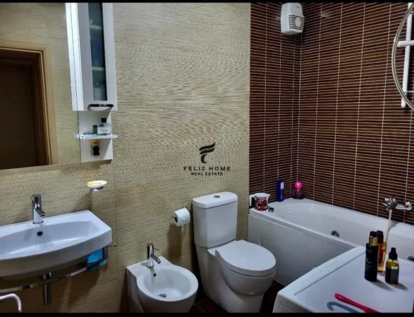 Tirane, jepet me qera apartament 2+1 Kati 5, 100 m² 700 € (DON BOSKO)