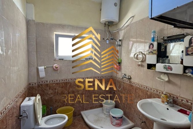 Tirane, jepet me qera apartament 3+1+Ballkon Kati 2, 80 m² 500 € (Rruga Kongresi Manastirit)