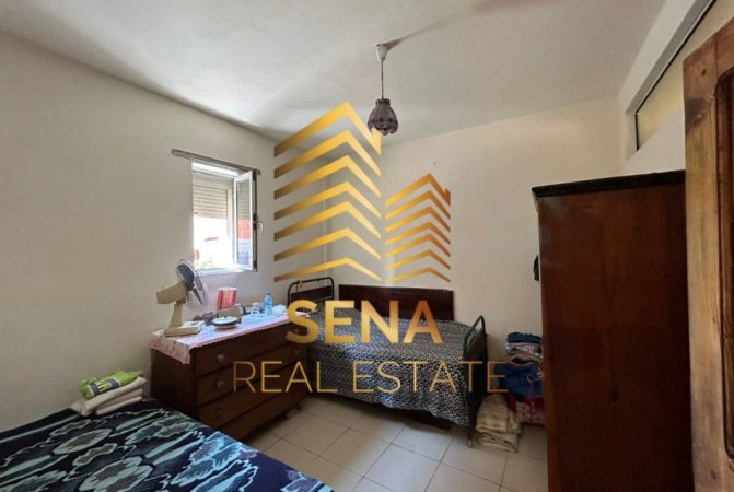 Tirane, jepet me qera apartament 3+1+Ballkon Kati 2, 80 m² 500 € (Rruga Kongresi Manastirit)