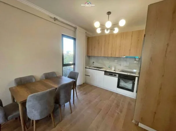 Tirane, jepet me qera apartament 2+1 Kati 4, 90 m² 670 € (asl 2)