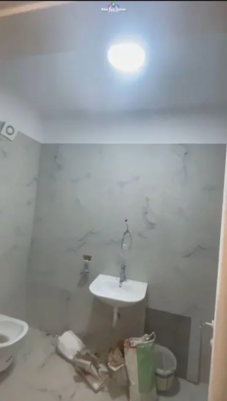 Tirane, jepet me qera apartament 2+1 Kati 4, 90 m² 670 € (asl 2)