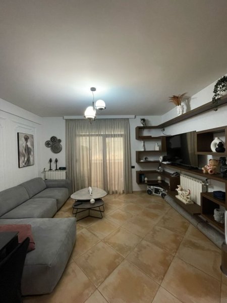 Tirane, shitet apartament 1+1 Kati 2, 66 m² 127.000 € (Kodra e Diellit)