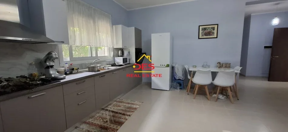 Vlore, shitet Vile 2 Katshe Kati 0, 402 m² 2.208.000 € (Rruga Dervish Hekali)