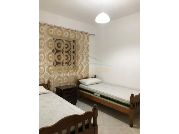 Tirane, shitet apartament 2+1+Ballkon Kati 3, 85 m² 154.000 € (Fusha e Aviacionit)