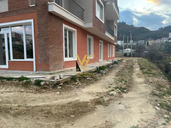 Tirane, jepet me qera ambjent biznesi Kati 0, 300 m² 4.500 € (SELITE)