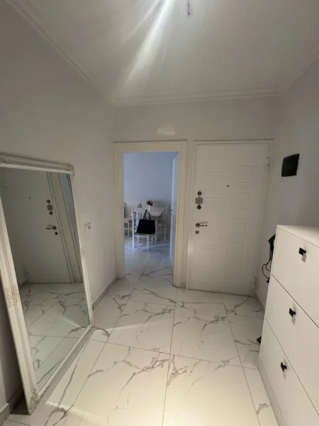Tirane, jepet me qera apartament 1+1+Ballkon Kati 1, 53 m² 400 € (Rruga Kongresi Manastirit , prane Xhamise Xhura (ka dalje edhe te kompleksi tower bridge ,komisariati nr04))