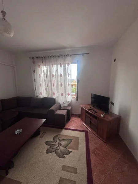 Tirane, jepet me qera apartament 1+1 Kati 2, 60 m² 450 € (Selvia (Vila Gold ))