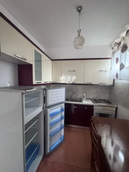 Tirane, jepet me qera apartament 1+1 Kati 2, 60 m² 450 € (Selvia (Vila Gold ))