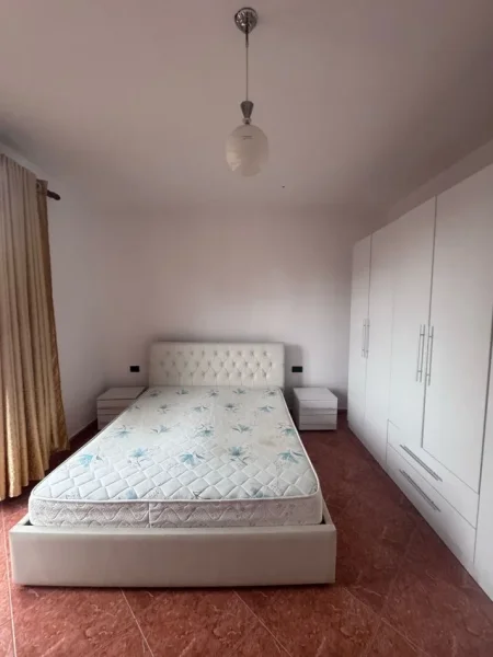 Tirane, jepet me qera apartament 1+1 Kati 2, 60 m² 450 € (Selvia (Vila Gold ))